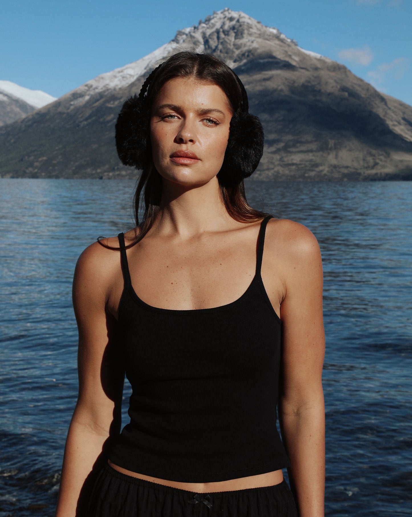 Oli Tank Black