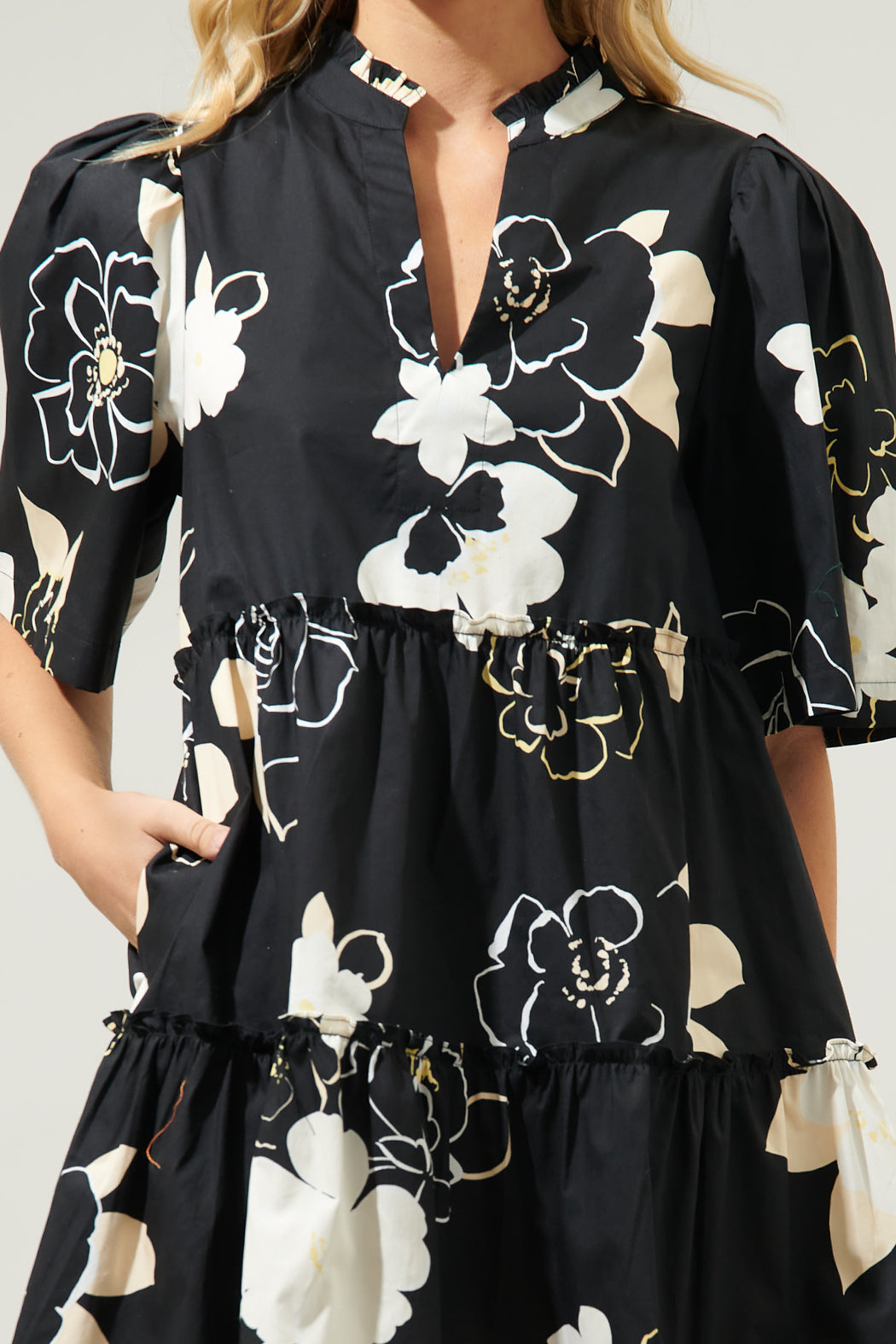 Cairan Rose Dixie Split Neck Shift Dress