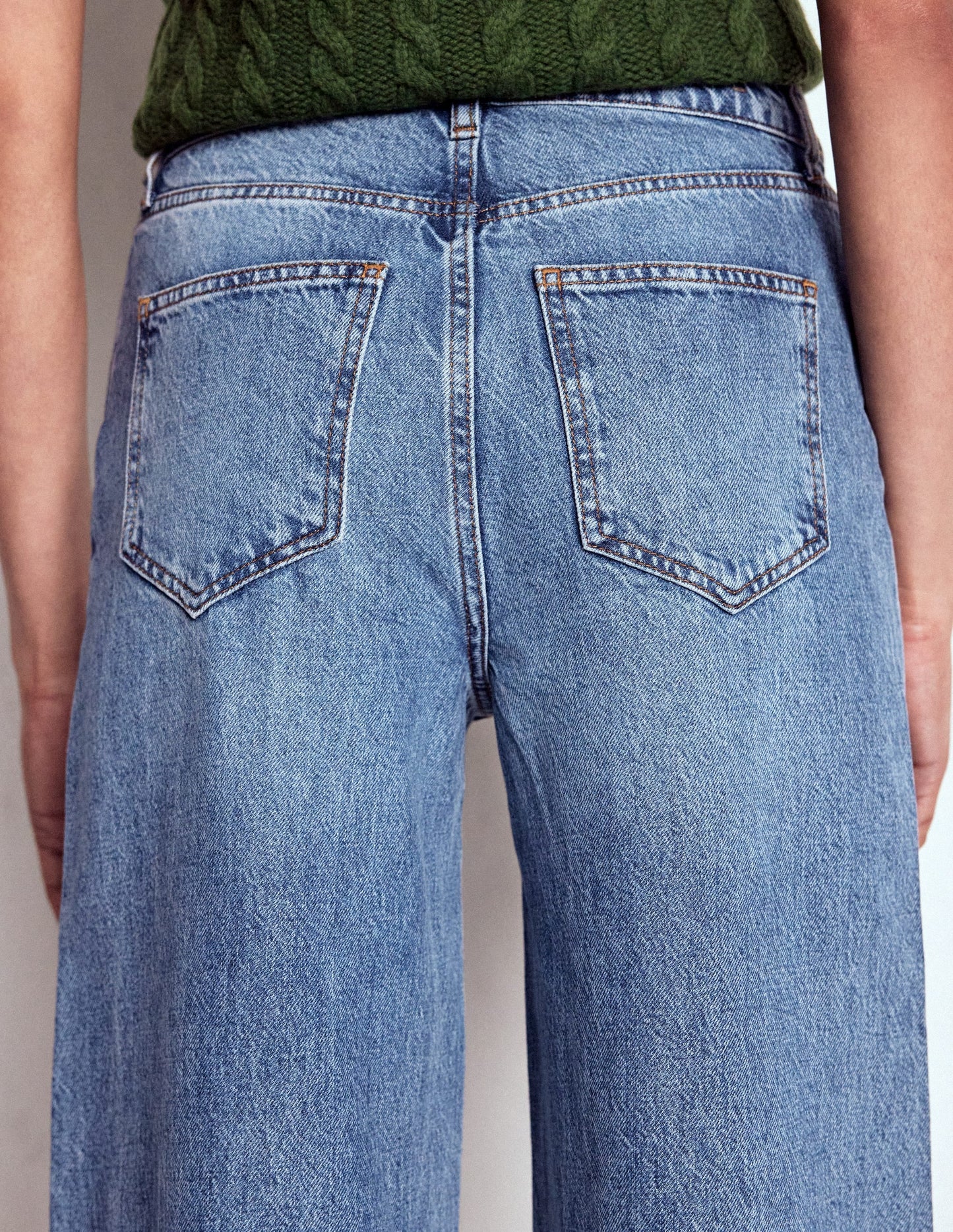 Relaxed Wide Leg  Jeans-Mid Vintage