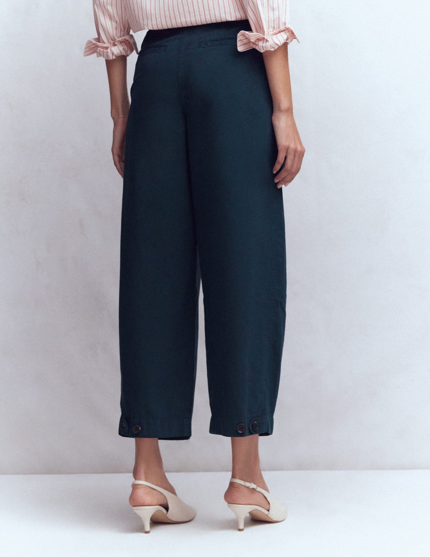Pleat Barrel Leg Pants-Navy