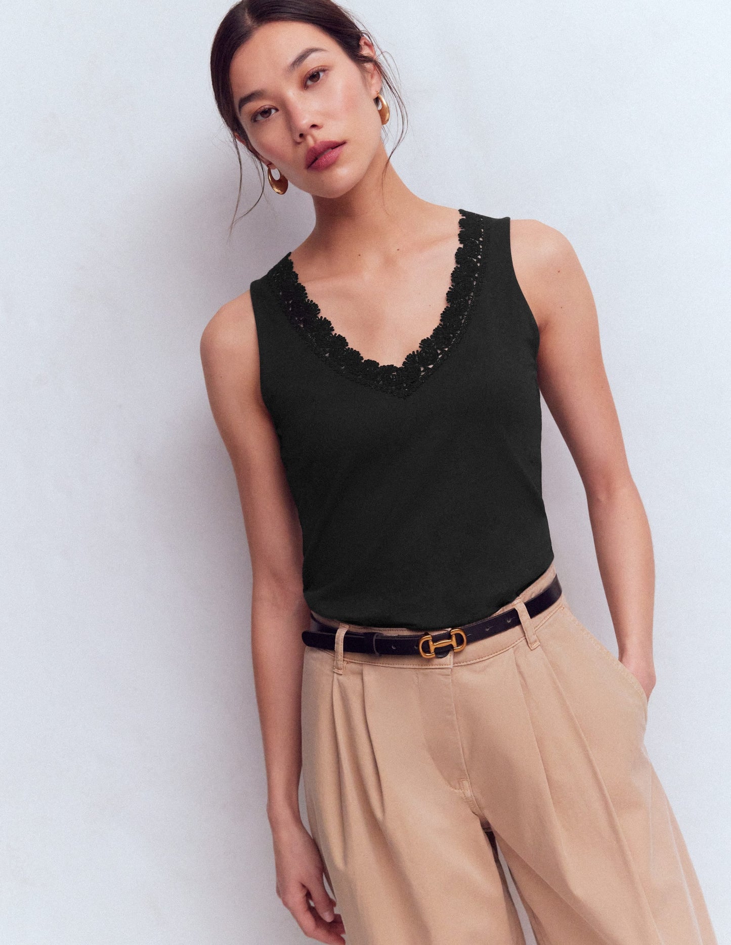 Supersoft V Neck Trim Vest-Black Beauty