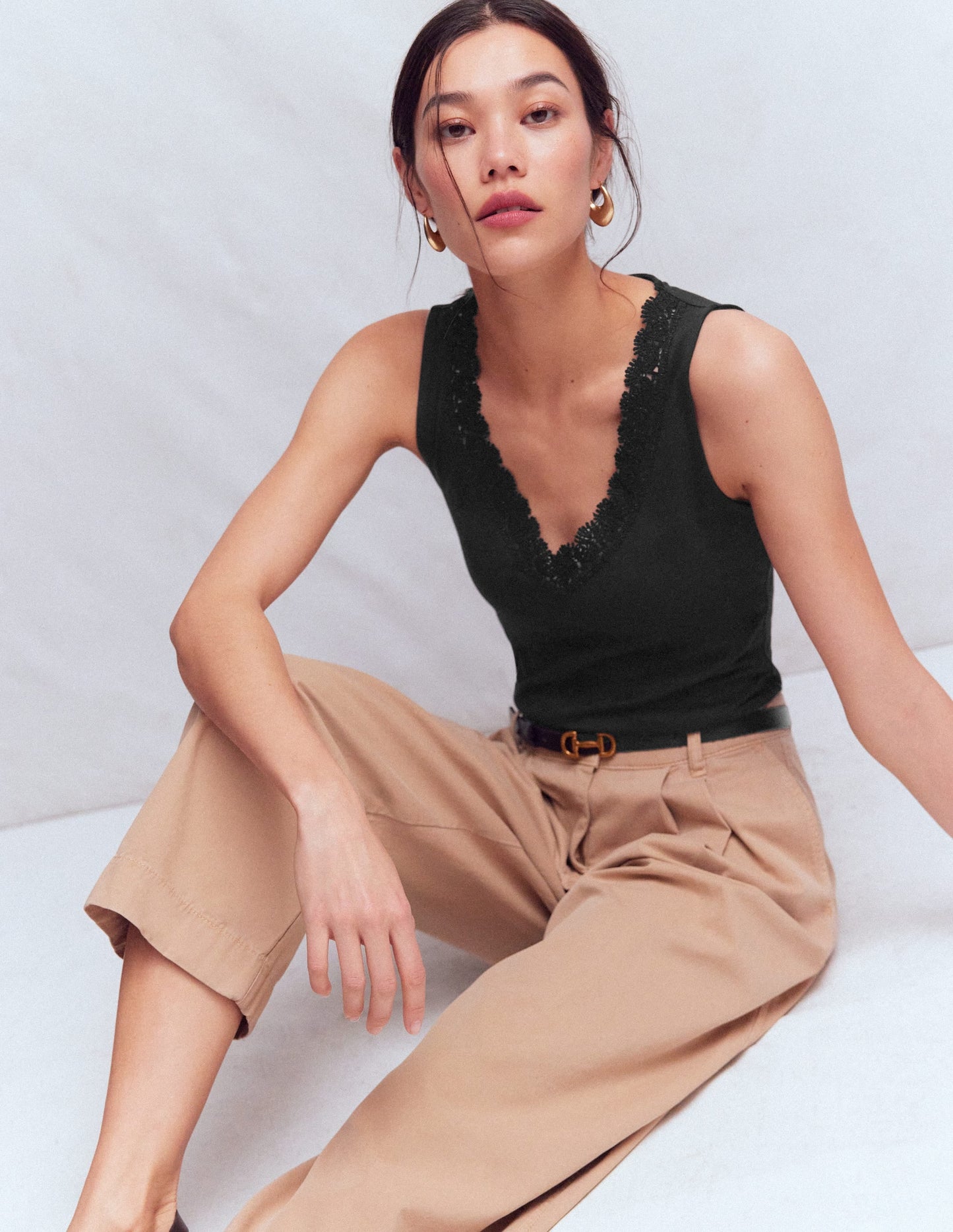 Supersoft V Neck Trim Vest-Black Beauty