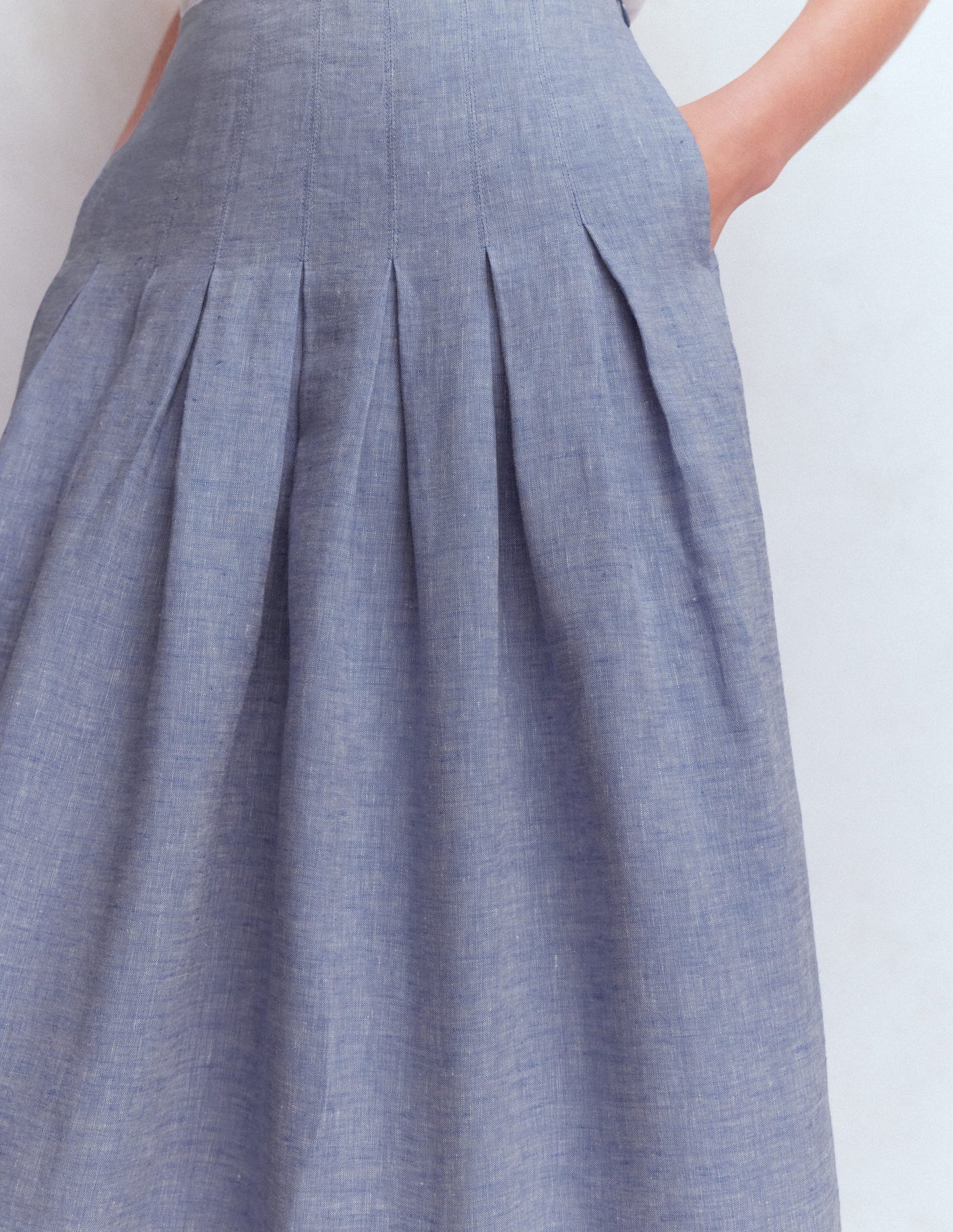 Valentina Linen Skirt-Blue Chambray