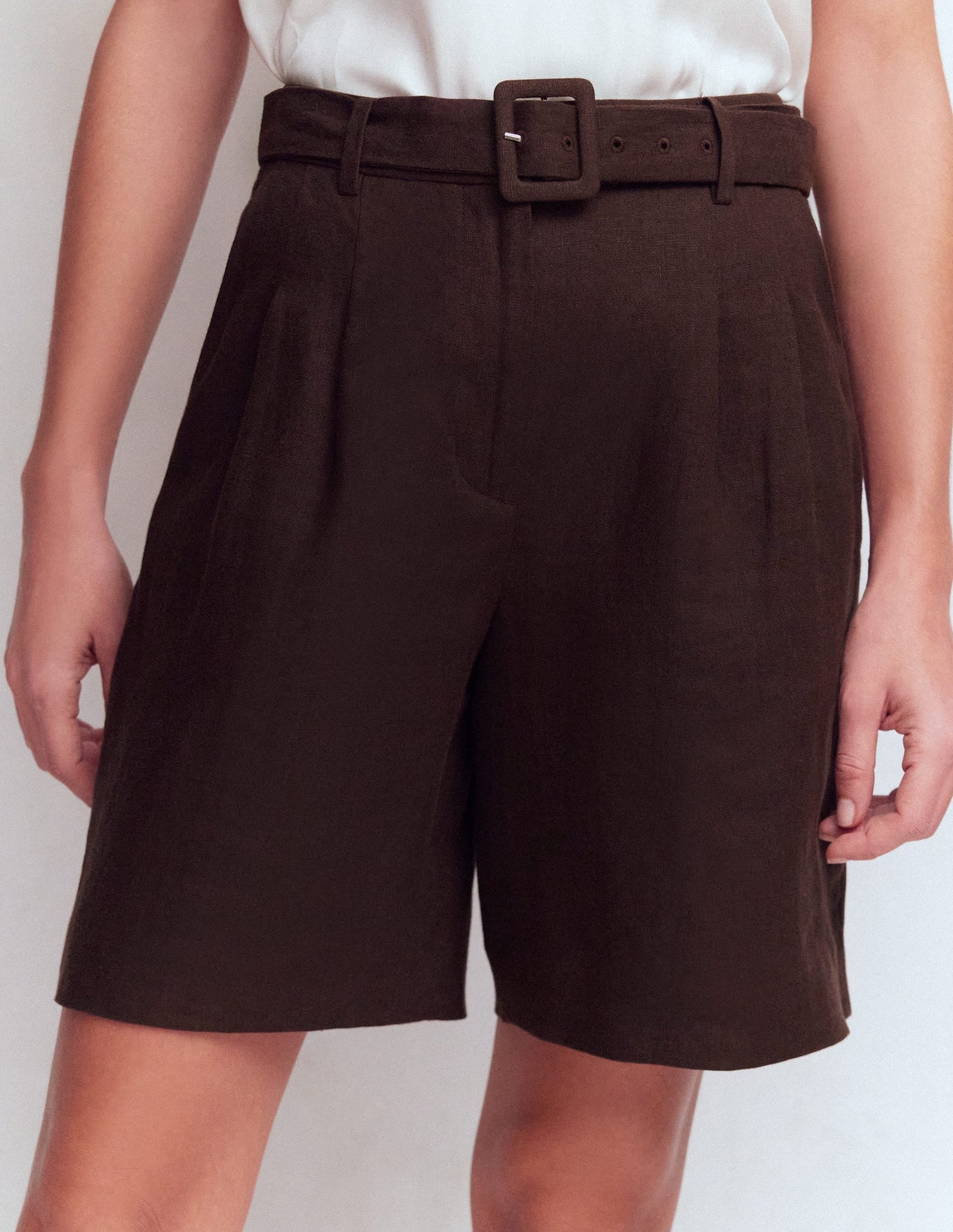 Chelsea Belted Linen Shorts-Bitter Chocolate