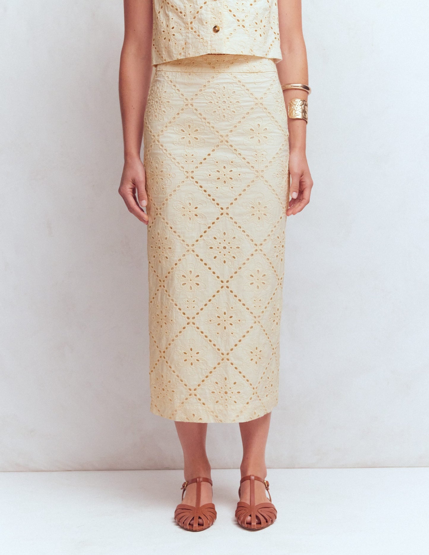 Textured Column Skirt-Ivory Broderie