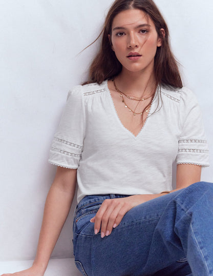 Poppy Trim V Neck T-Shirt-White