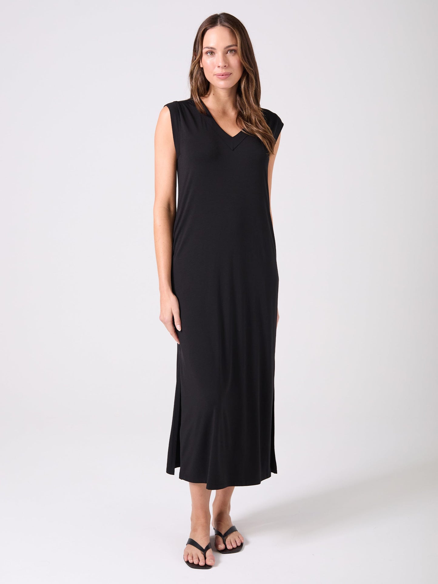 Everly V Neck Maxi Dress - Black