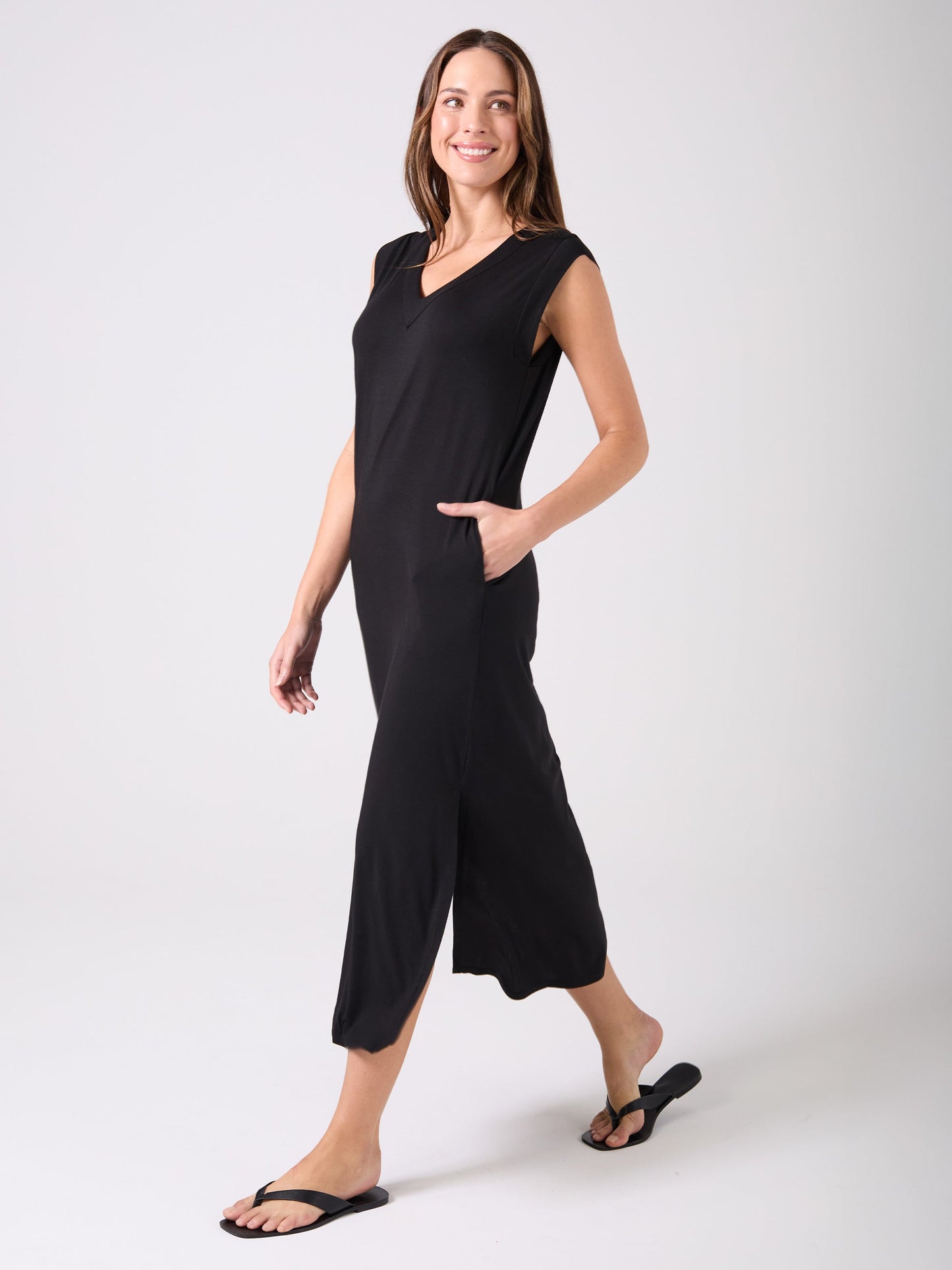 Everly V Neck Maxi Dress - Black