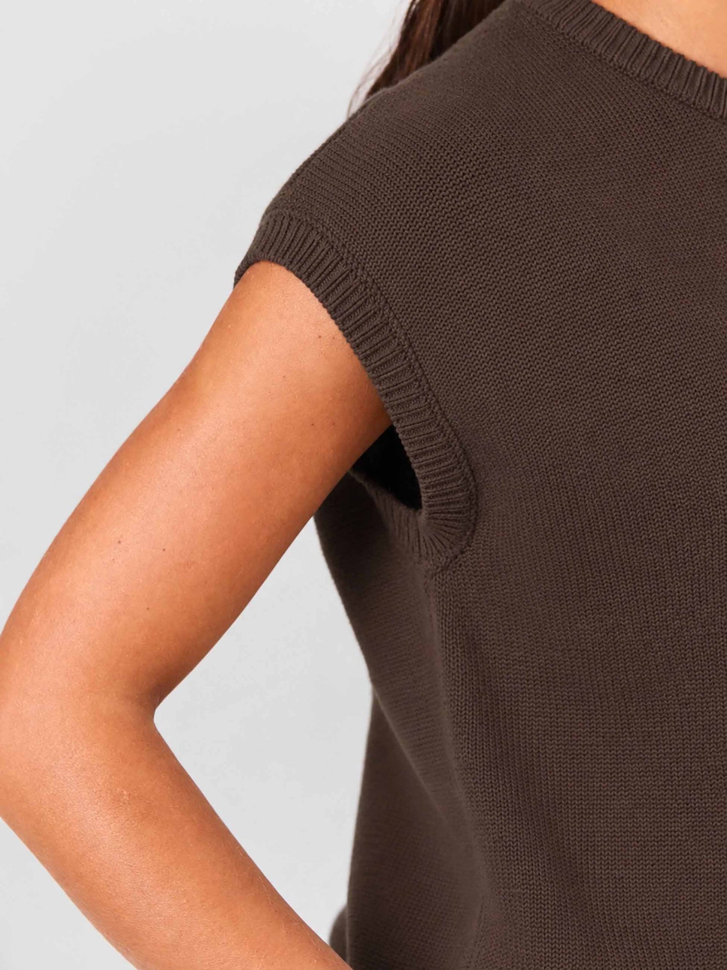 Lee Cotton Knit Vest- Coffee Bean
