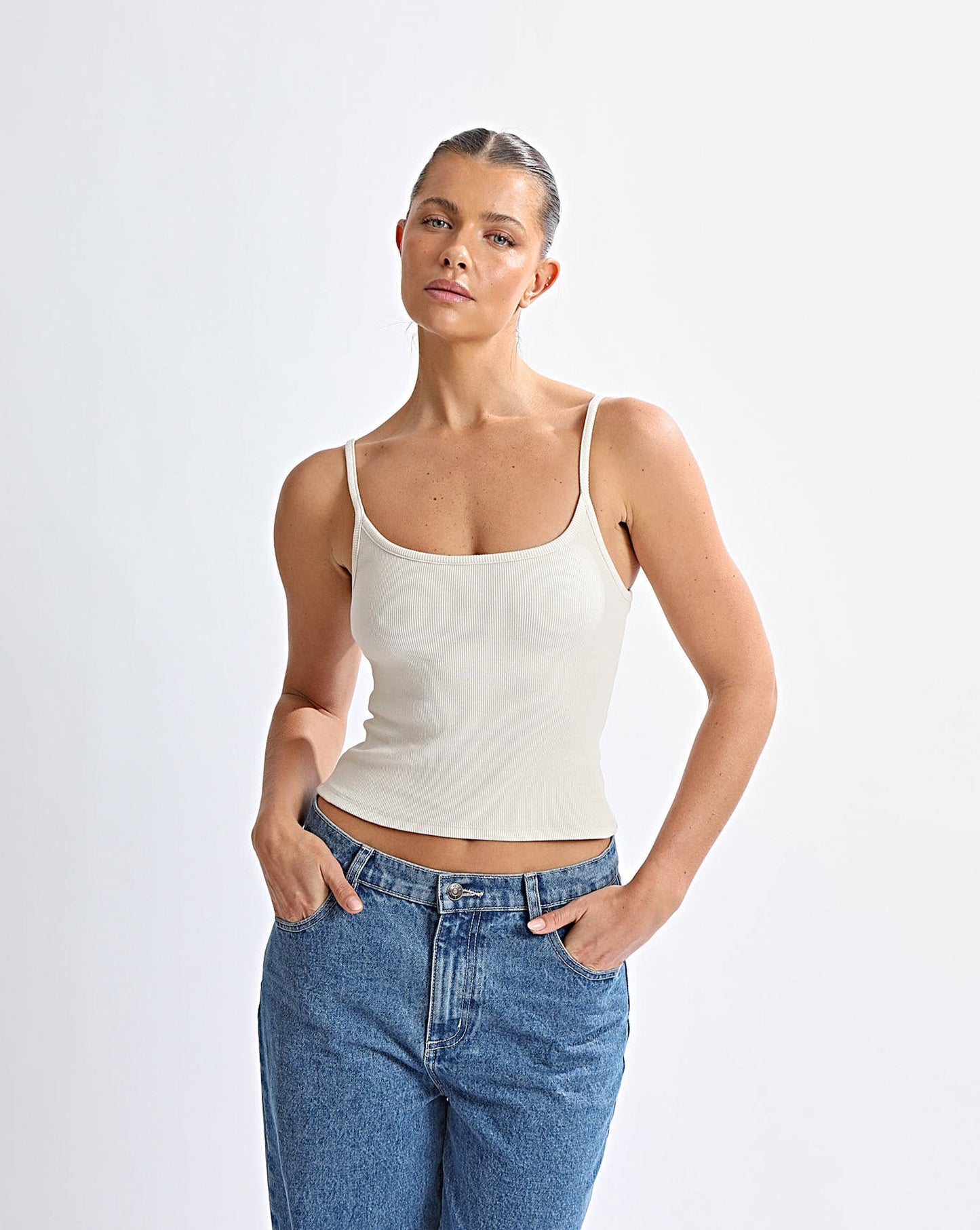 Oli Tank Creme