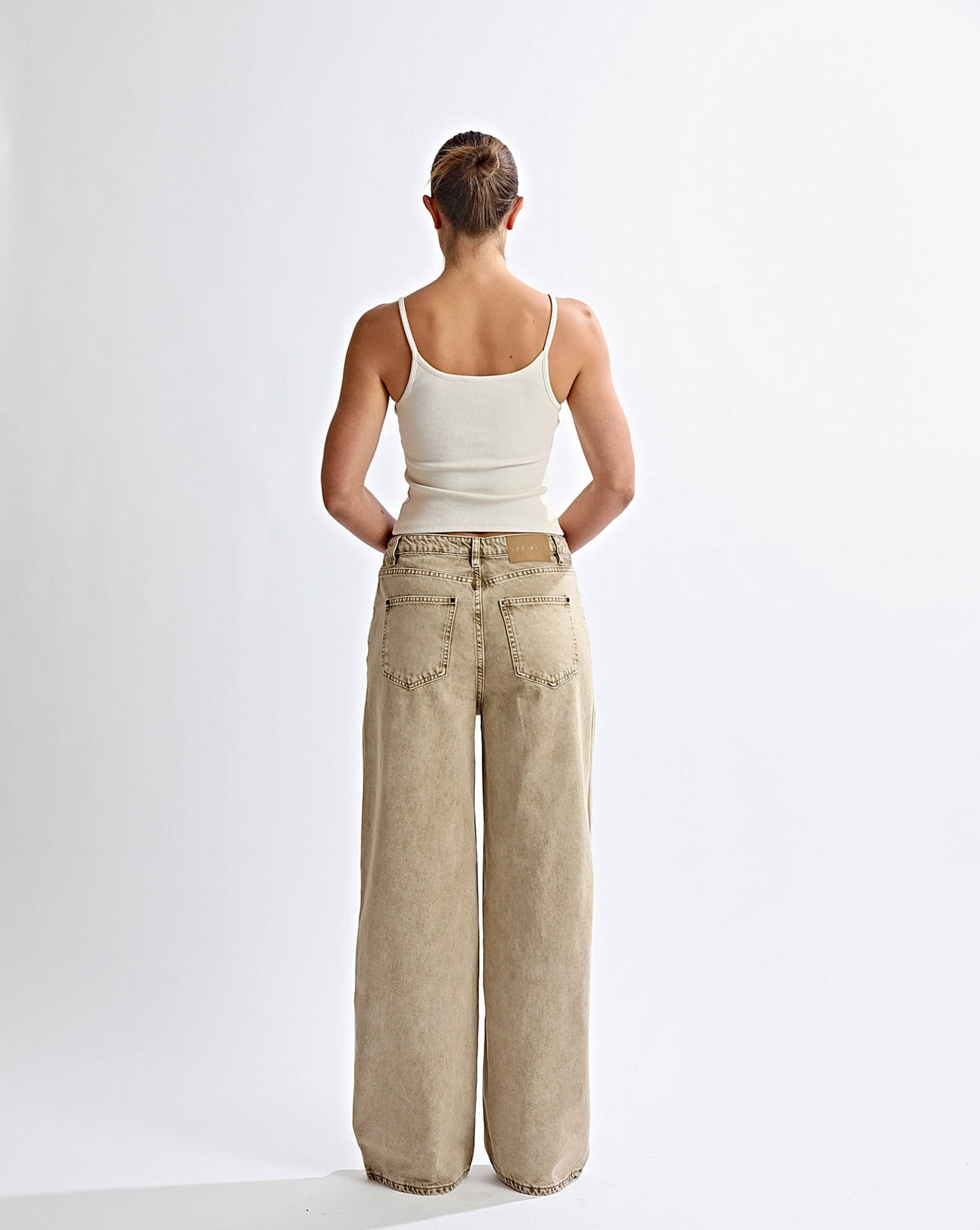 Noah Jeans Beige Cropped
