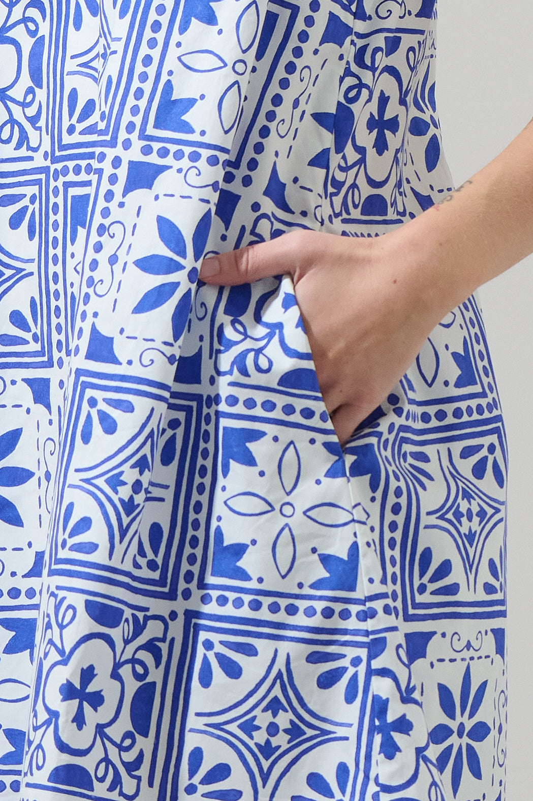 Arbor Tile Lexya Collared Shift Mini Dress