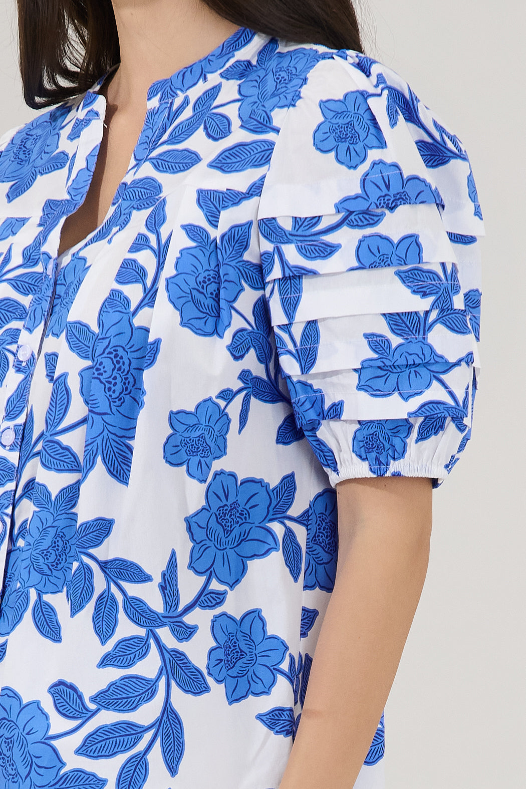 Court Button Down Top Glantis Floral