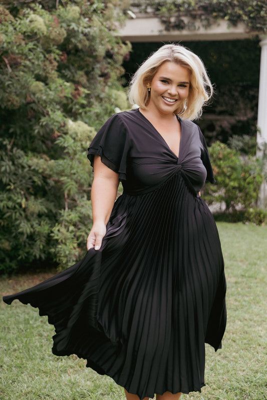 Nova Flutter Sleeve Midi Dress - Black